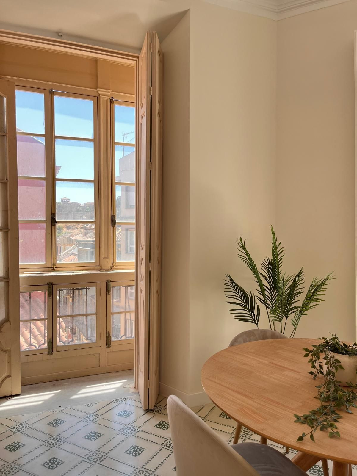 4 Bedroom Apartment in Málaga - Photo 5