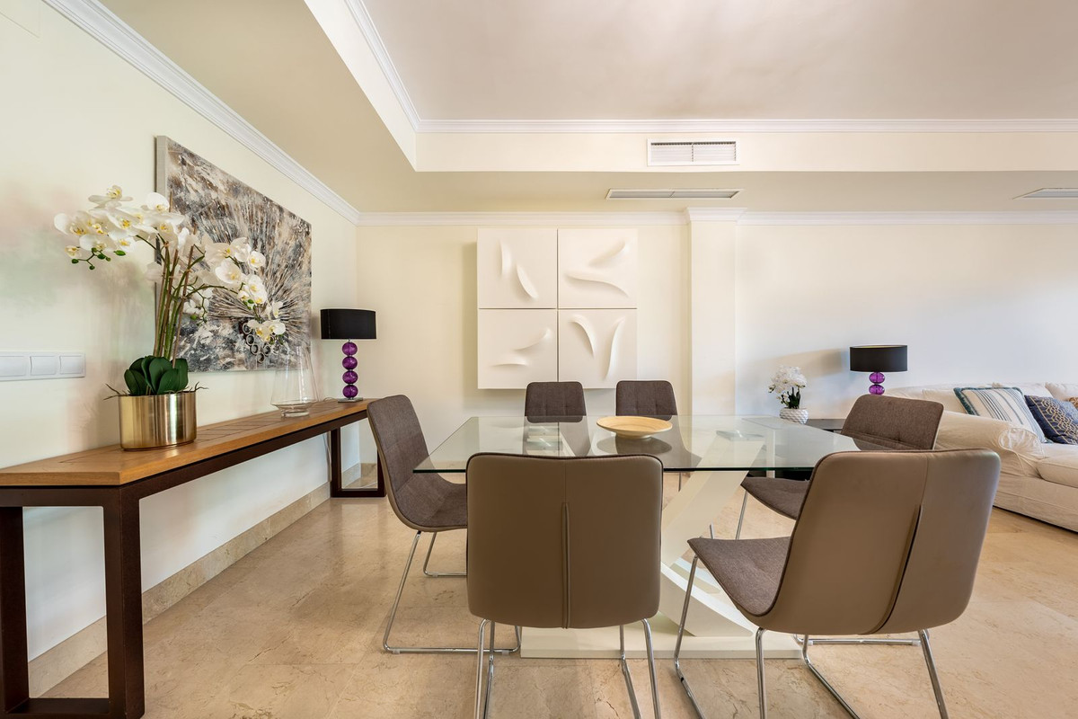 2 Bedroom Apartment in Marbella - Photo 3