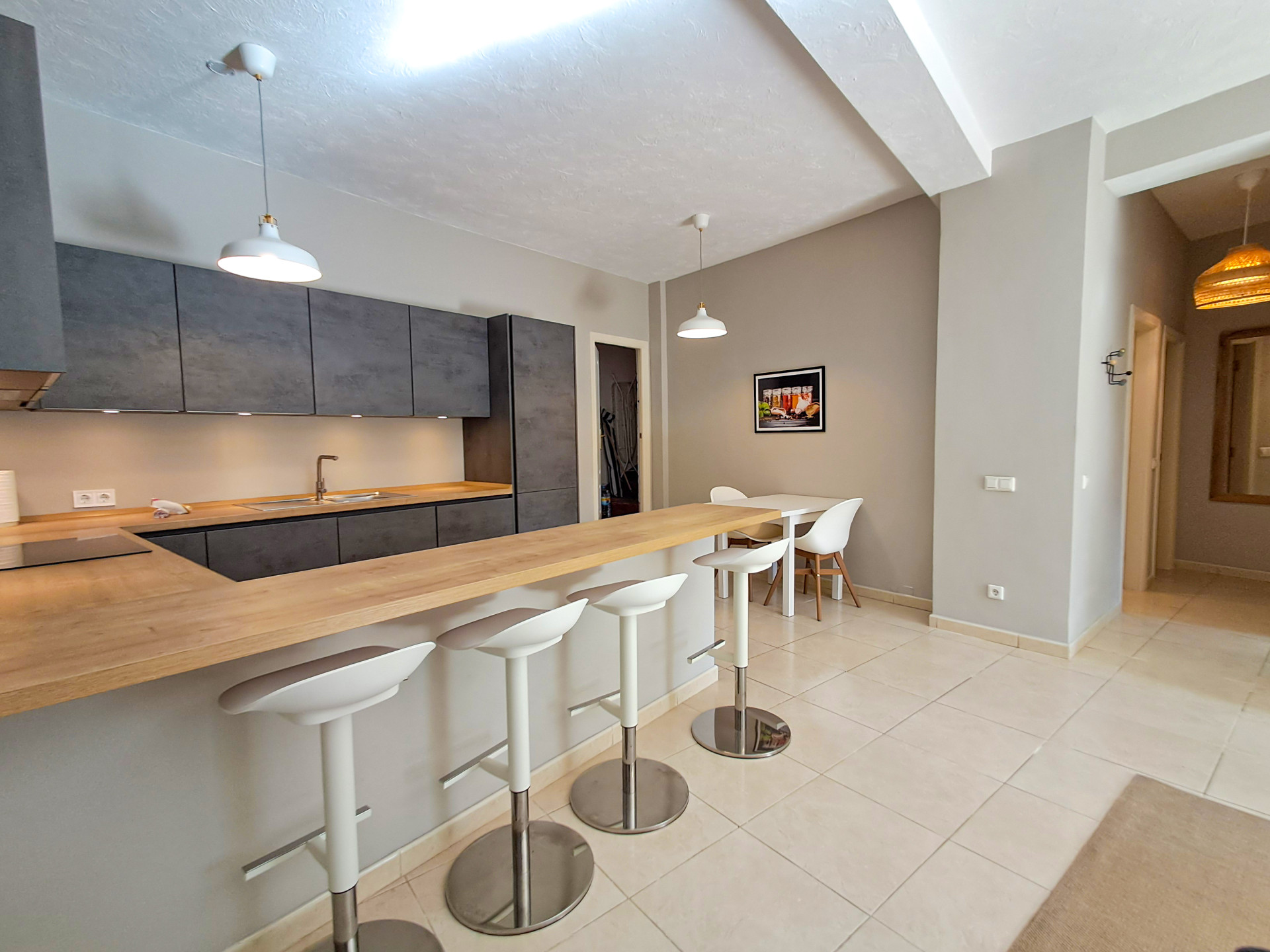 2 Bedroom Apartment in Marbella - Photo 7