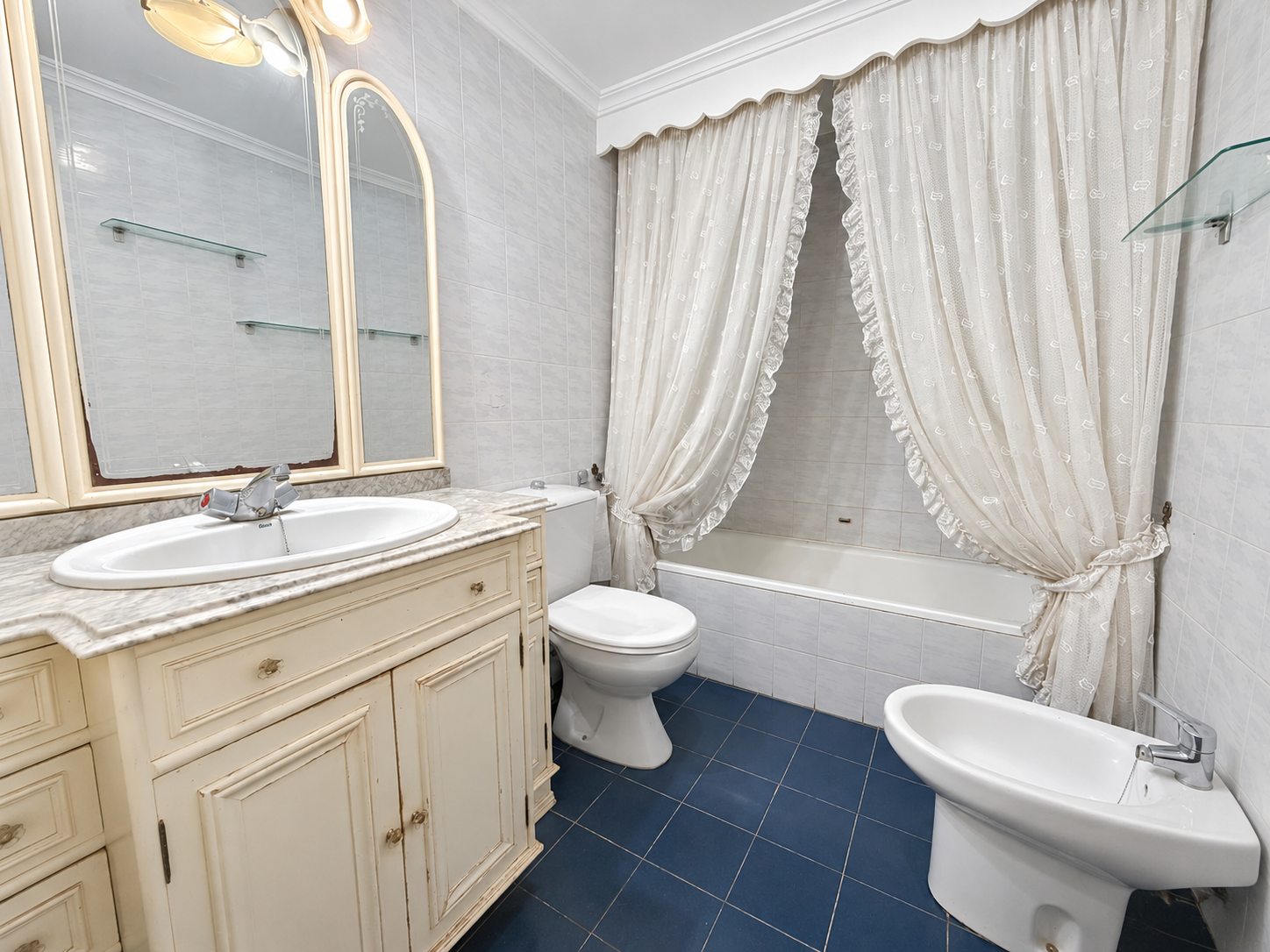3 Bedroom Apartment in Fuengirola - Photo 8