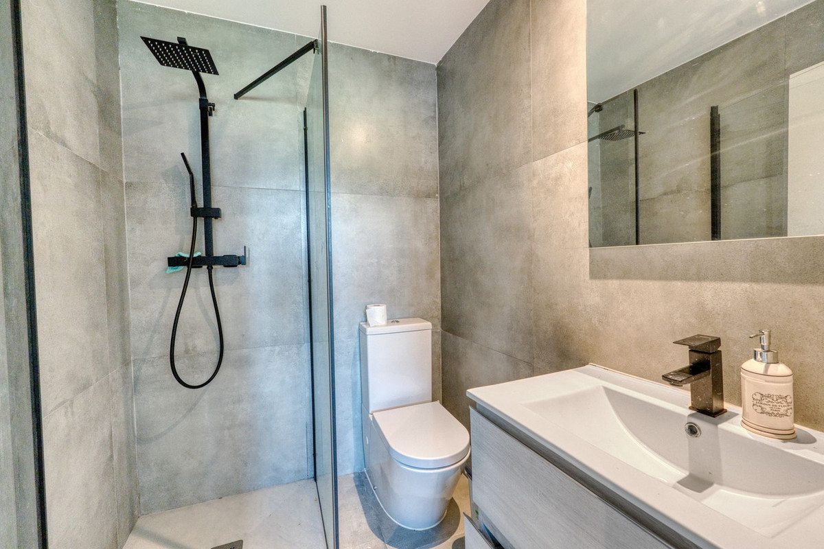 4 Bedroom Villa in Istán - Photo 7