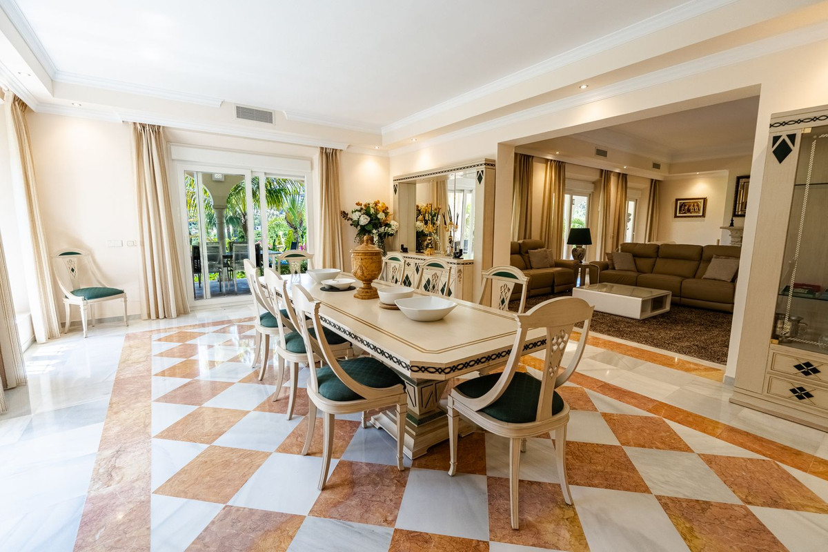 6 Bedroom Villa in Estepona - Foto 6