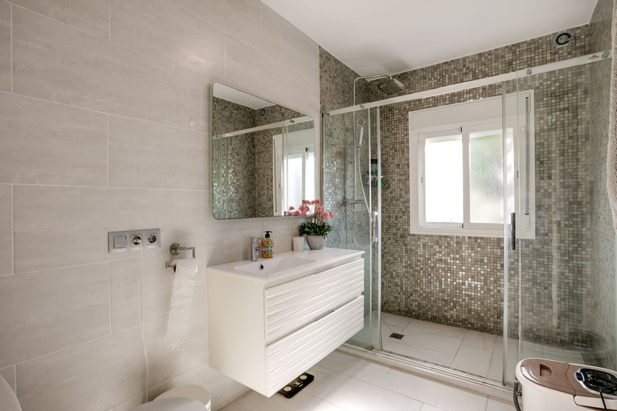 3 Bedroom Villa in Estepona - Foto 16
