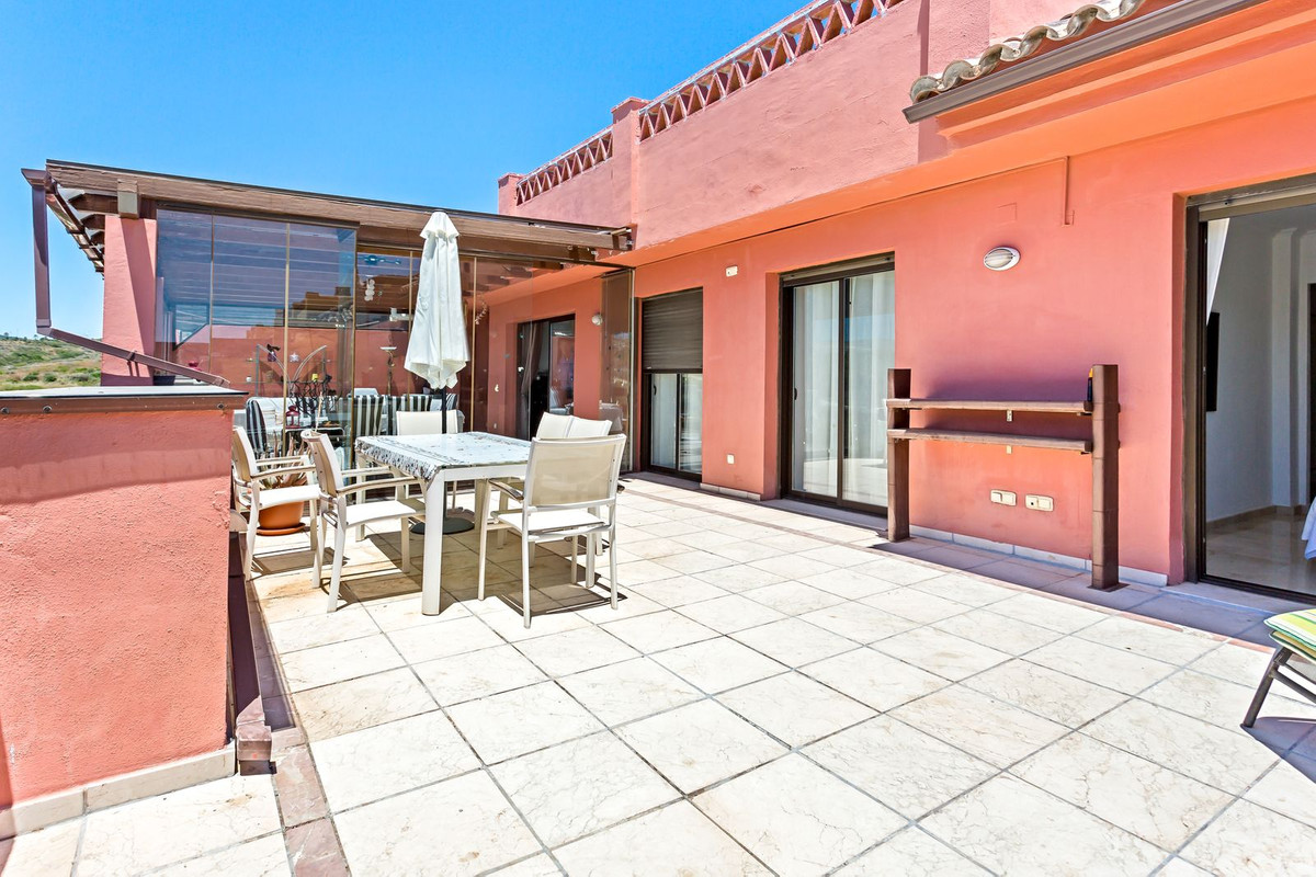 3 Bedroom Penthouse in Casares - Photo 7