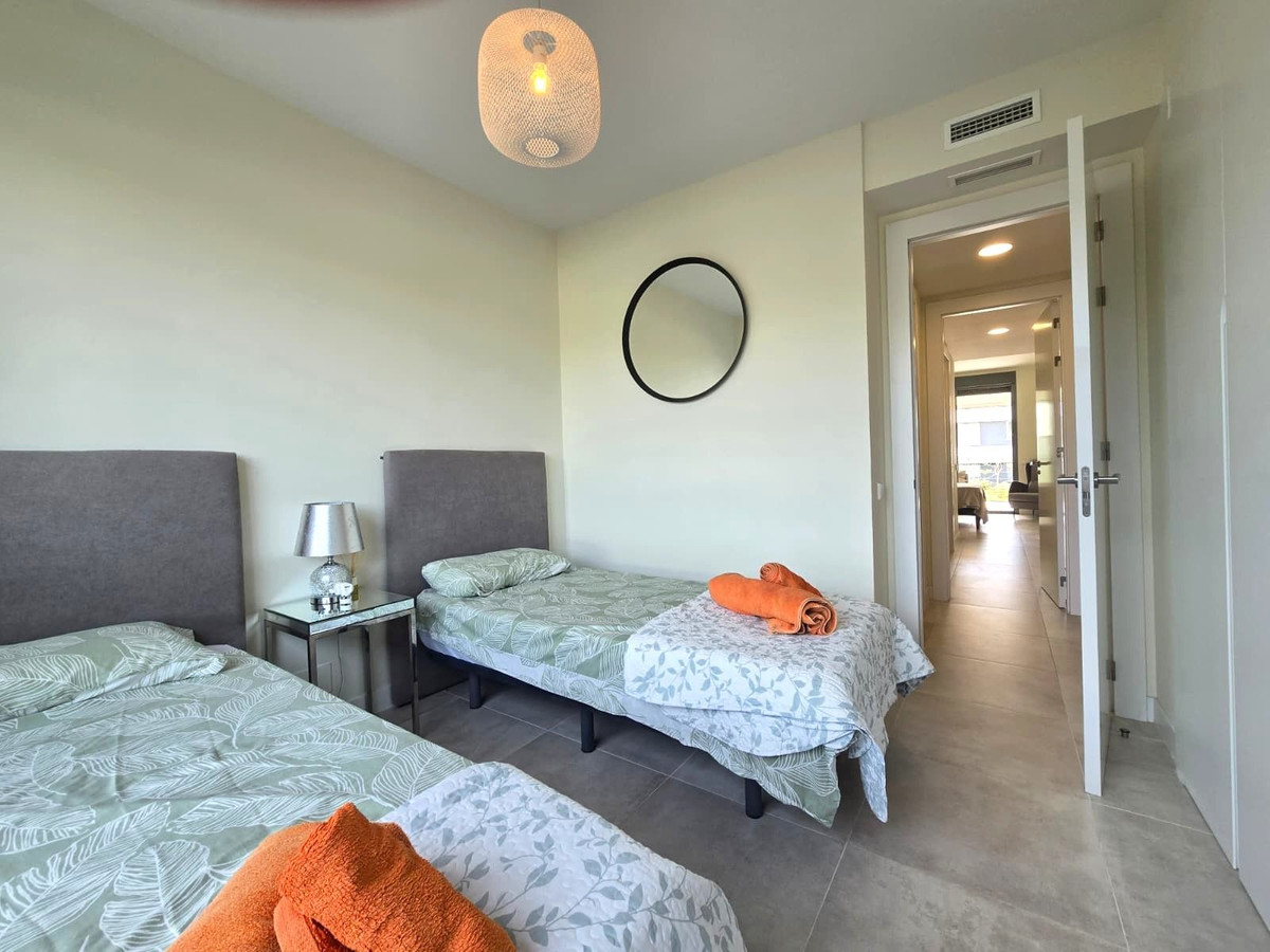2 Bedroom Apartment in Estepona - Photo 19