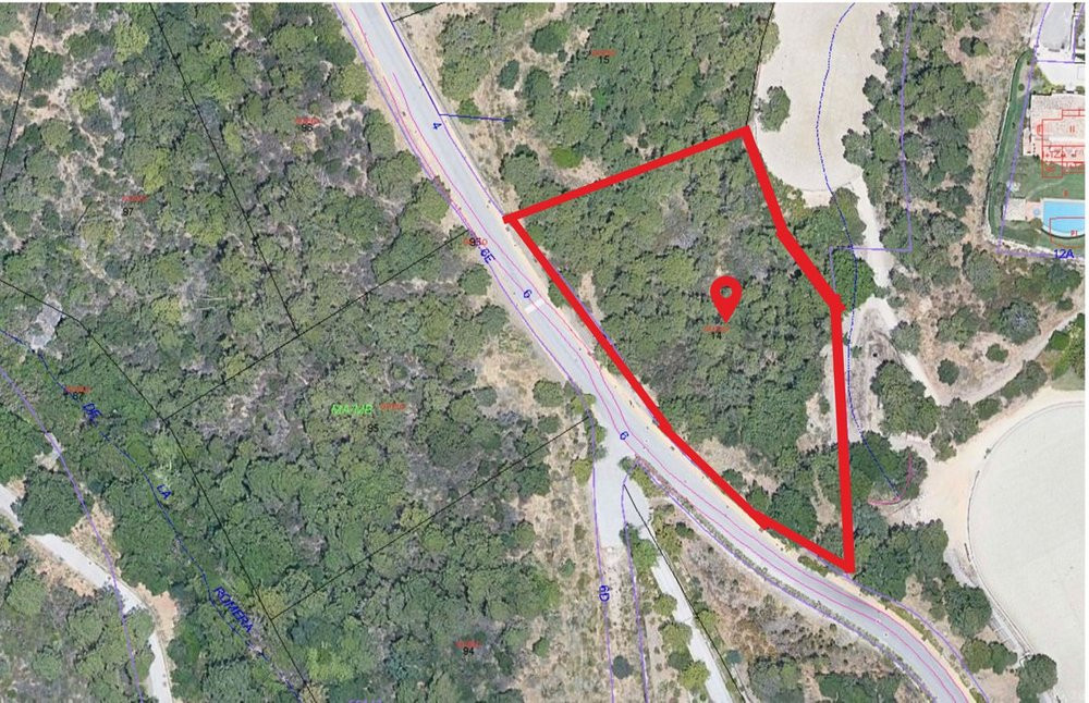 4,901 m² Plot in Benahavís - Photo 4