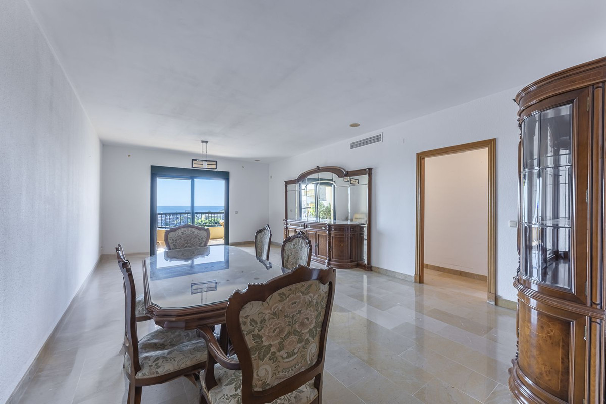 3 Bedroom Apartment in San Pedro de Alcántara - Photo 8
