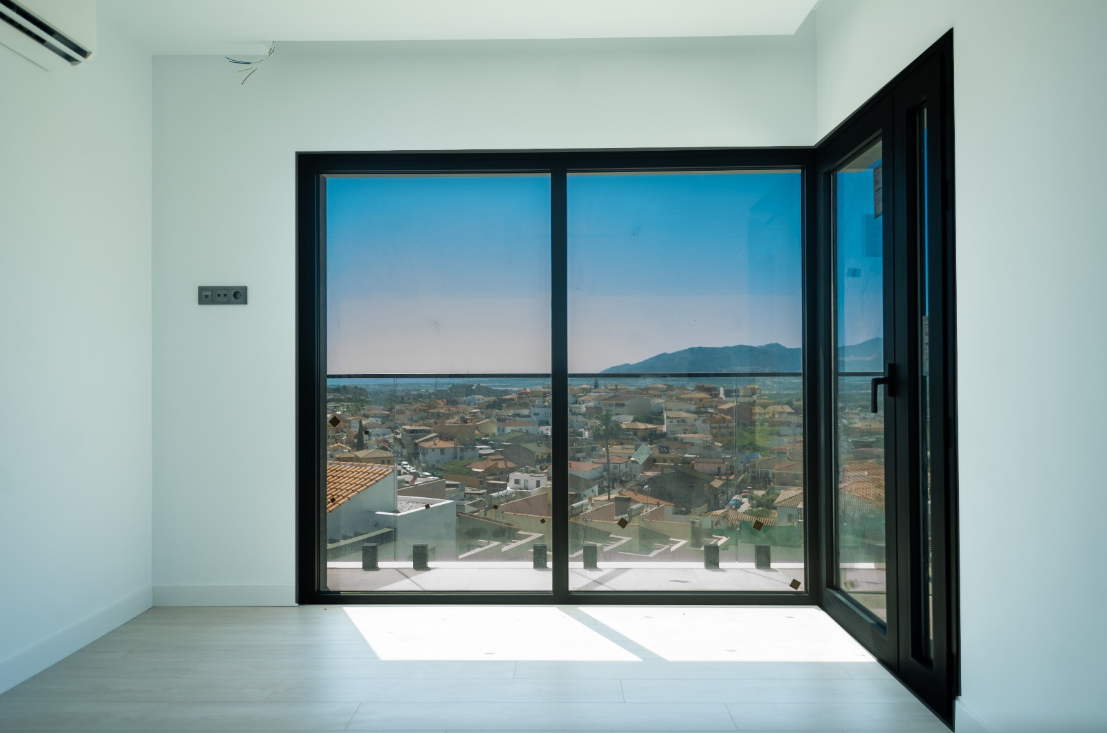 3 Bedroom Villa in Málaga - Photo 4