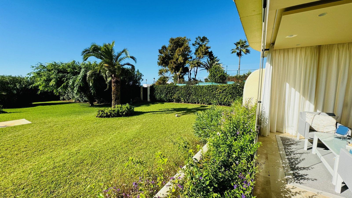 2 Bedroom Apartment in Marbella - Photo 9