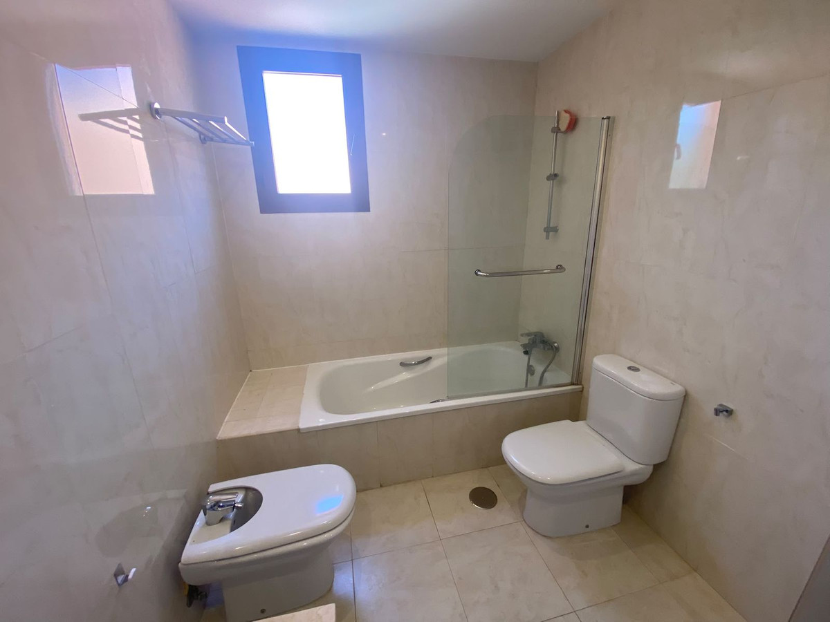 2 Bedroom Apartment in Marbella - Photo 21