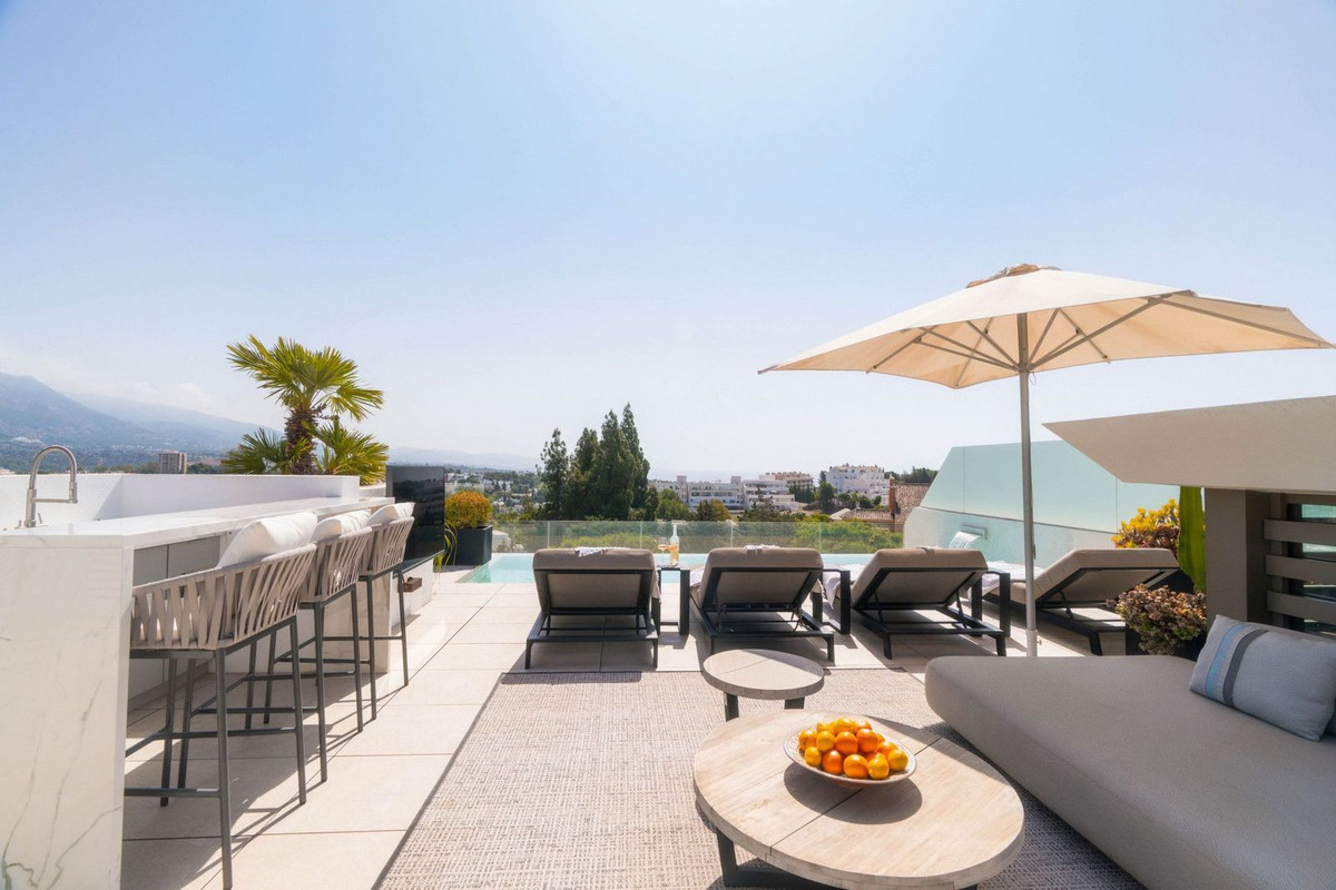 4 Bedroom Villa in Marbella - Photo 39