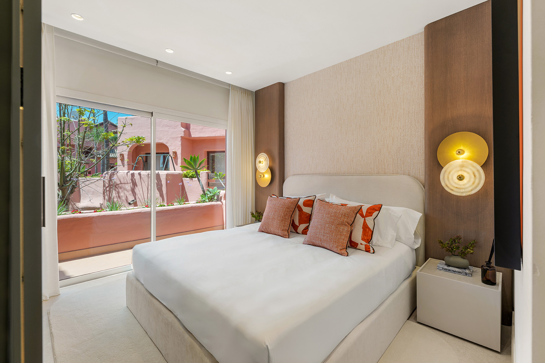 3 Bedroom Apartment in Estepona - Photo 8