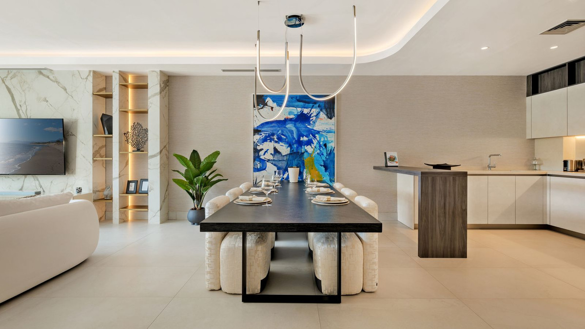 4 Bedroom Apartment in Marbella - Photo 13