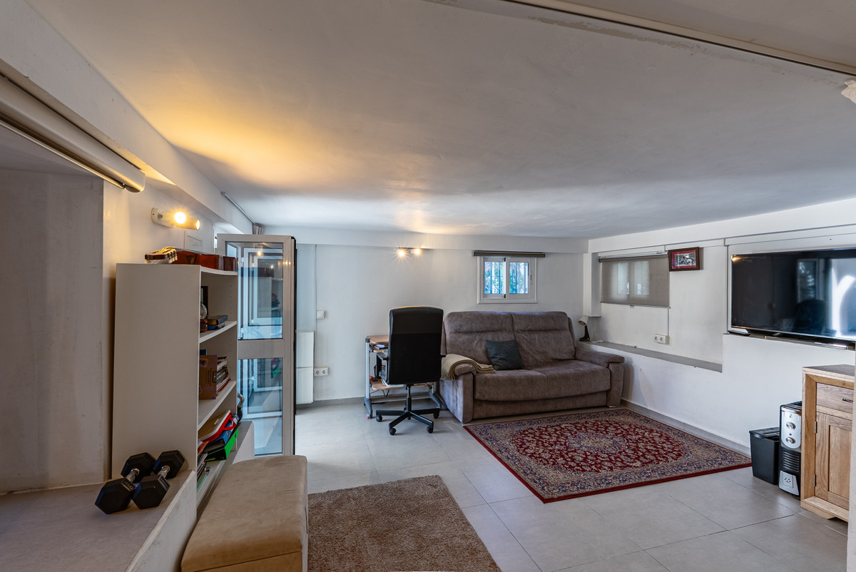 3 Bedroom Townhouse in Estepona - Photo 24