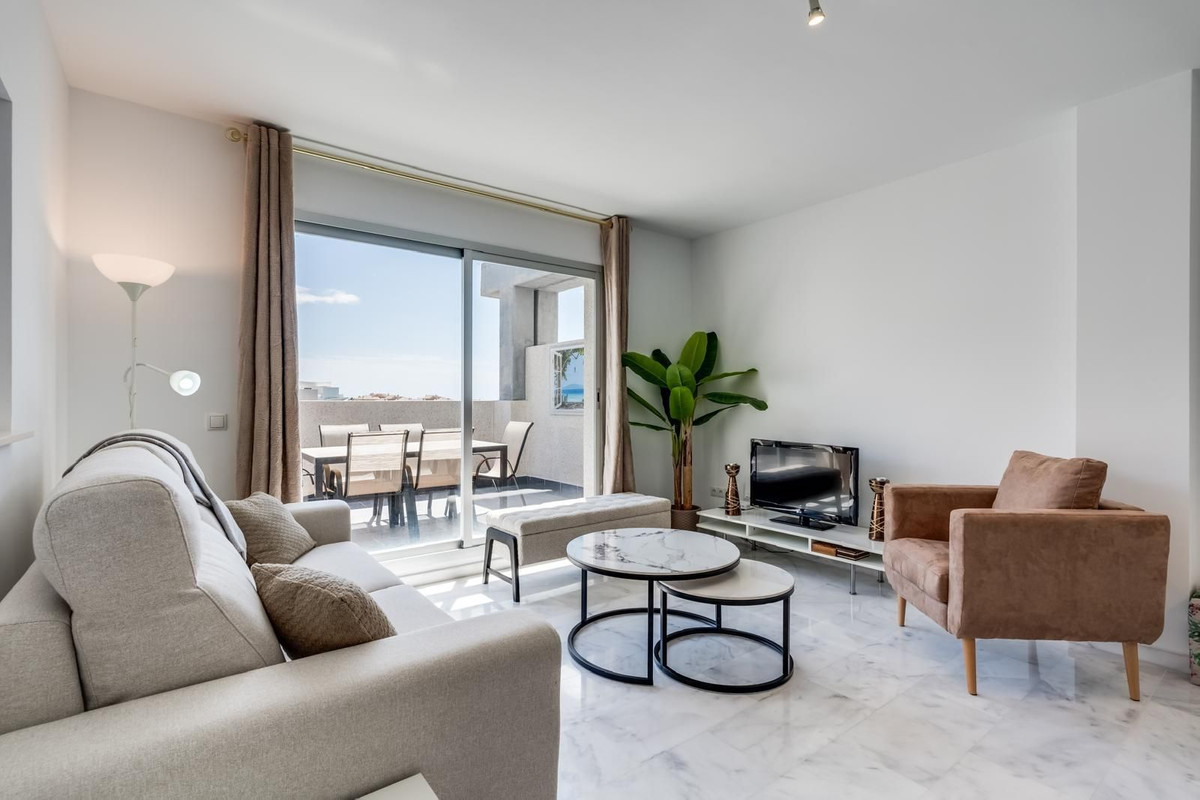 2 Bedroom Penthouse in Mijas - Photo 17