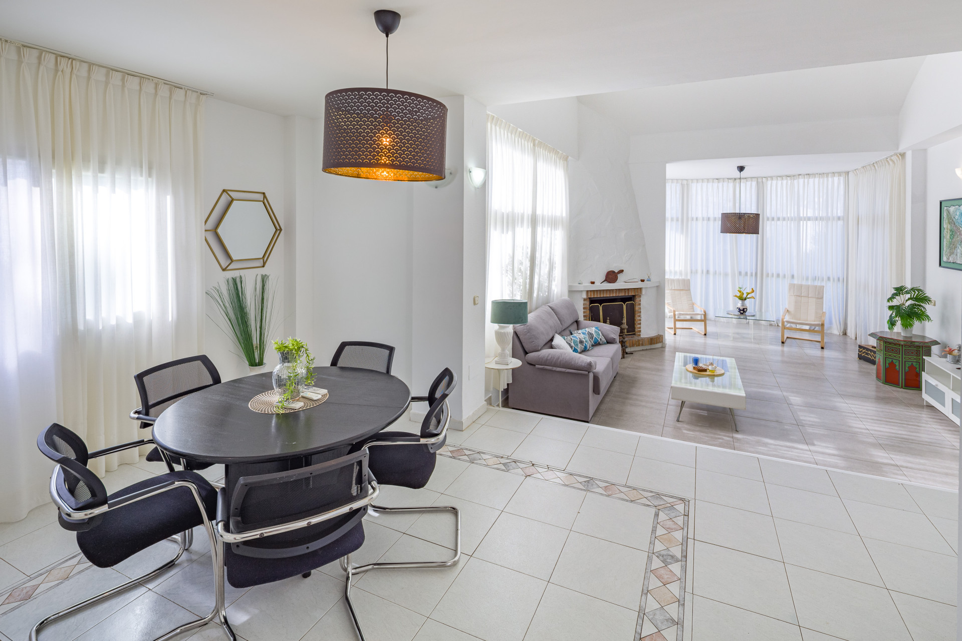 3 Bedroom Villa in Marbella - Photo 2