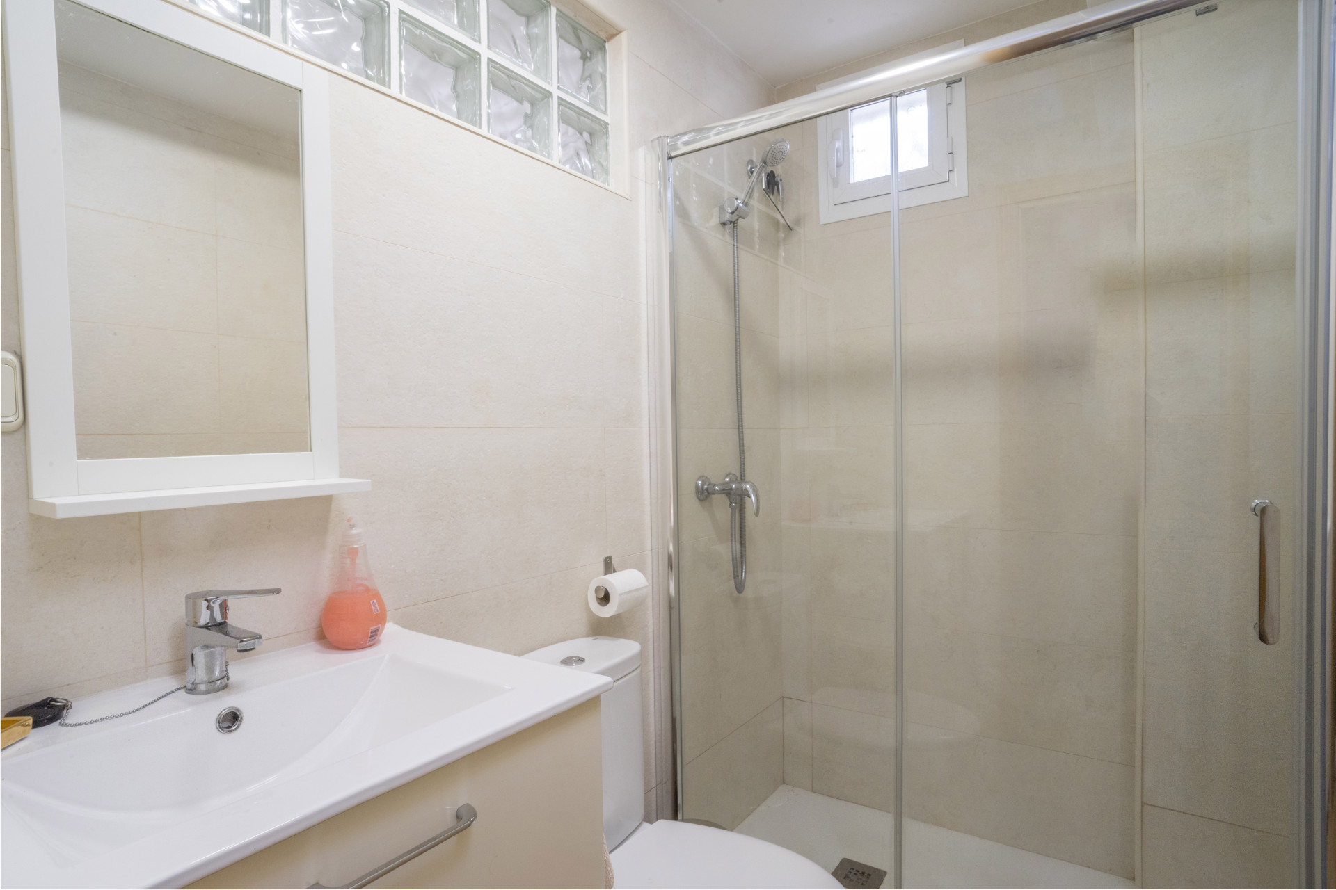 4 Bedroom Villa in Marbella - Photo 10