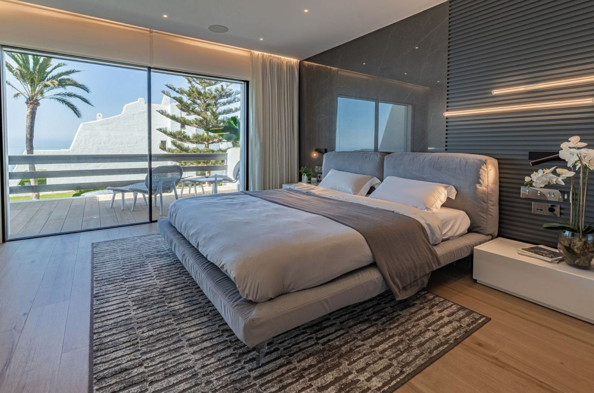 4 Bedroom Townhouse in Marbella - Photo 18