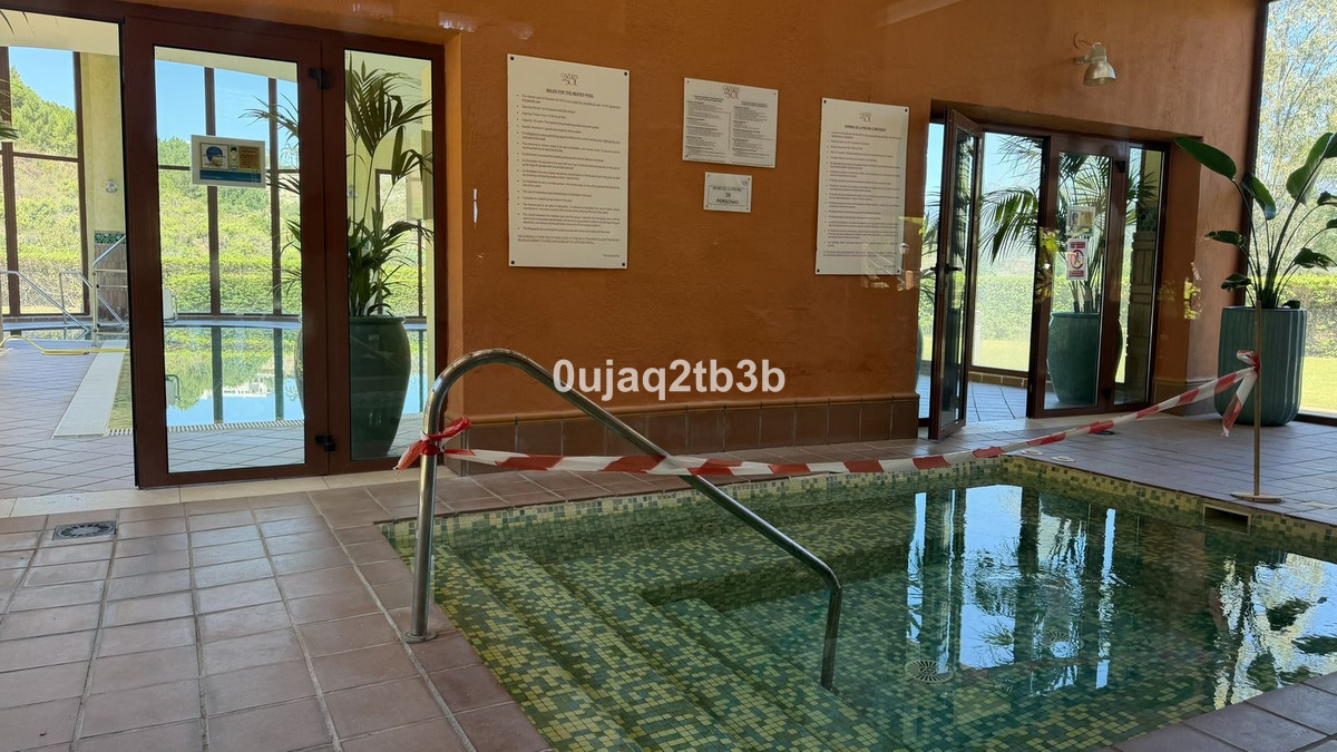 2 Bedroom Apartment in Benahavís - Foto 30
