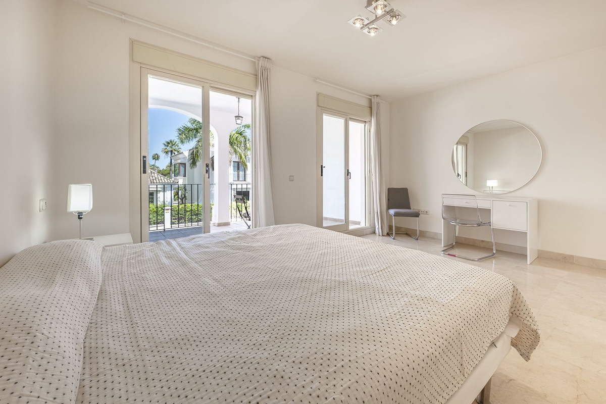 4 Bedroom Townhouse in Marbella - Photo 16