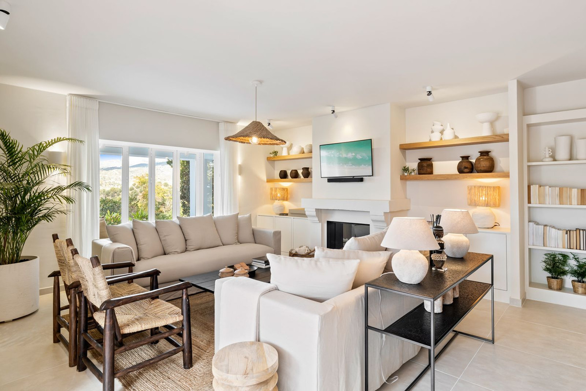 3 Bedroom Villa in Marbella - Photo 8