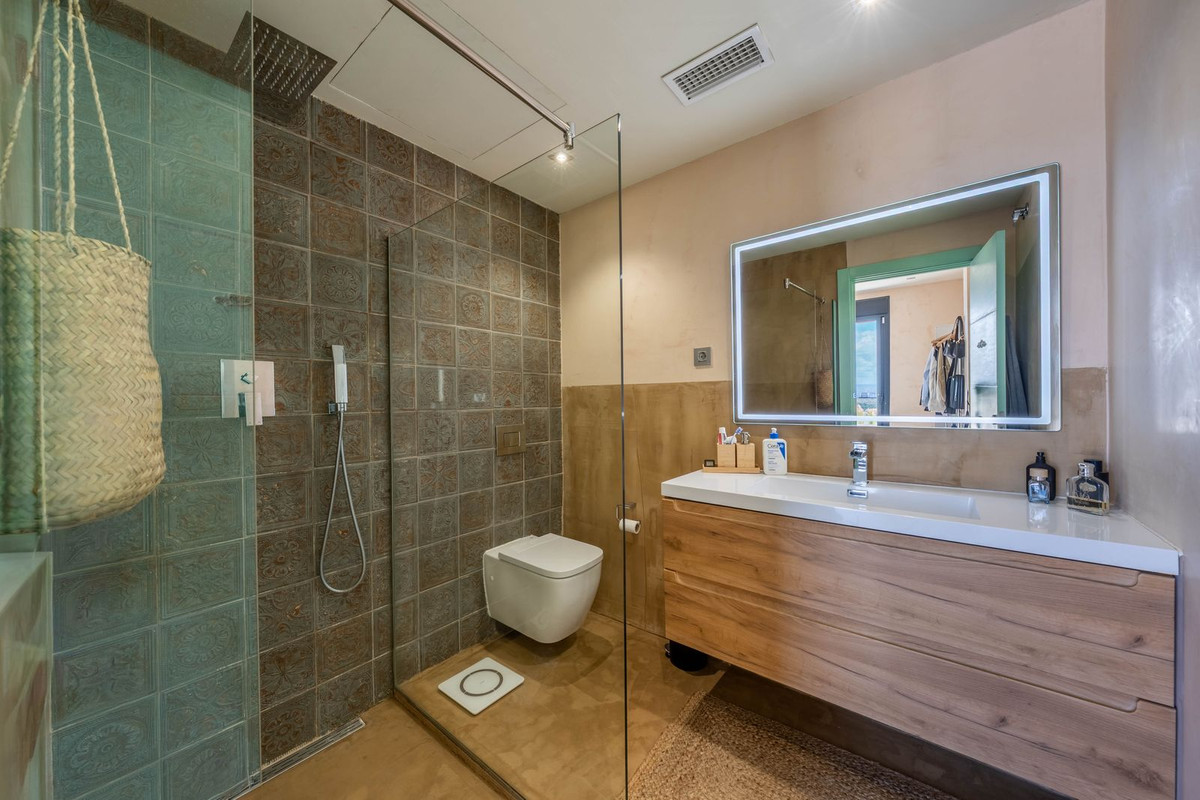2 Bedroom Villa in Marbella - Photo 40