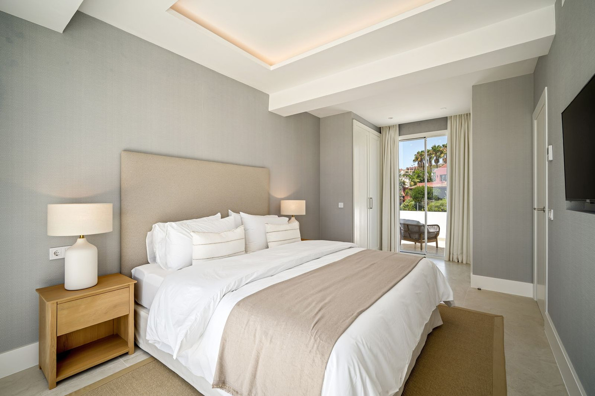 4 Bedroom Townhouse in Benahavís - Фото 28