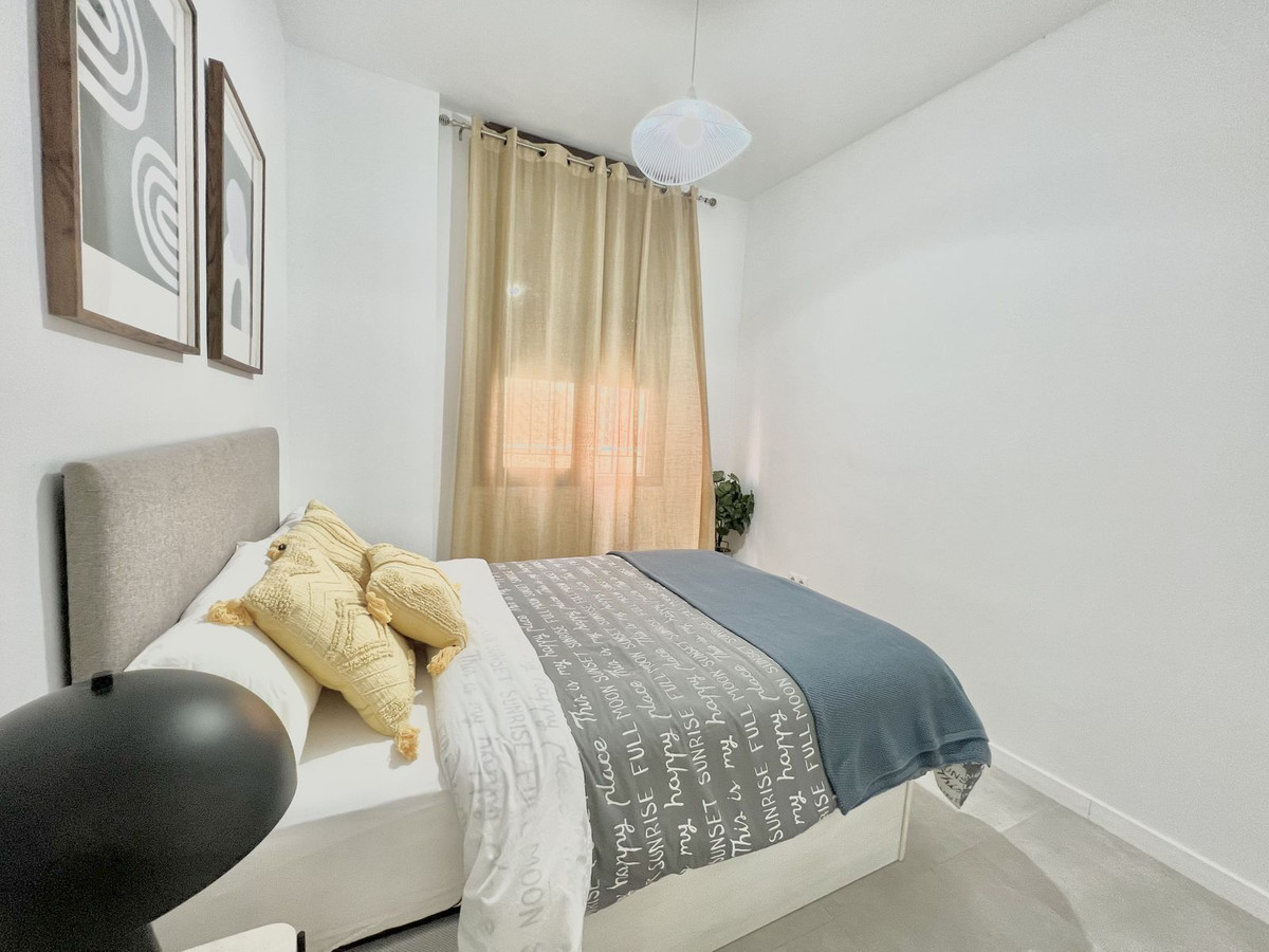 15 Bedroom Apartment in Málaga - Photo 20