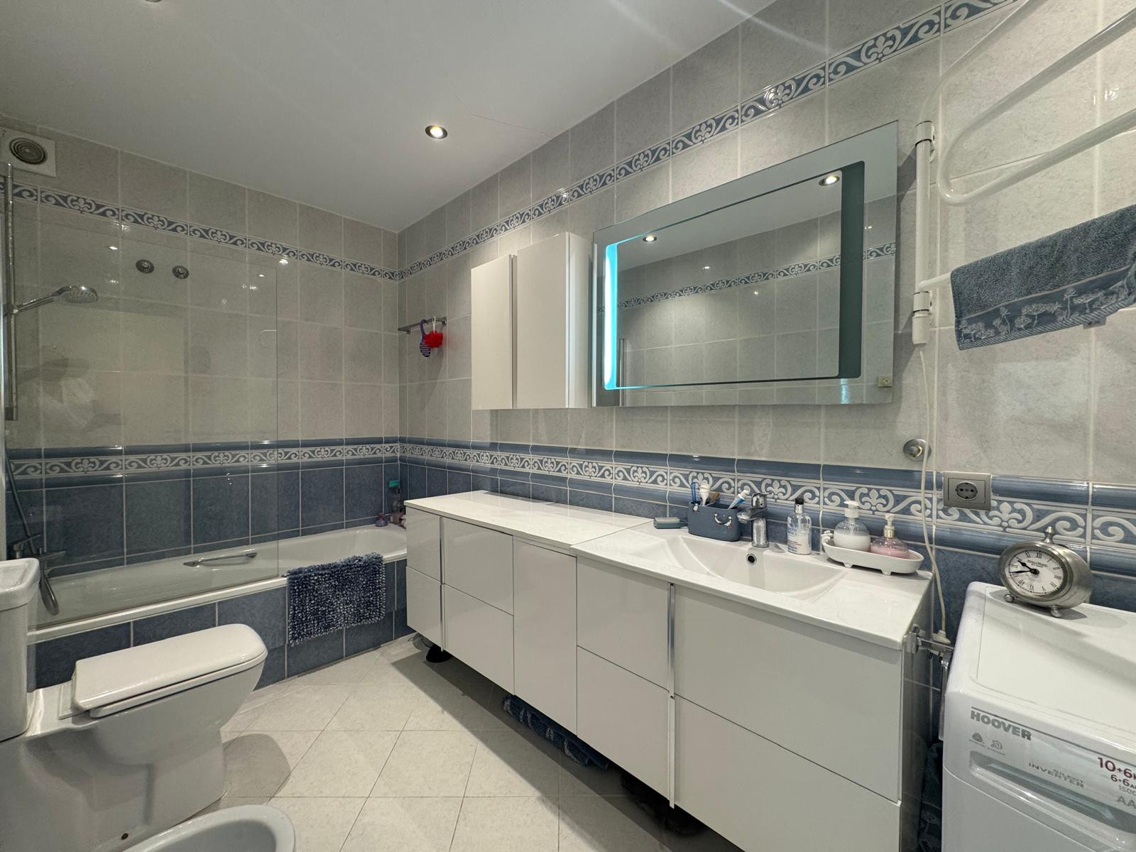 2 Bedroom Apartment in Estepona - Photo 8