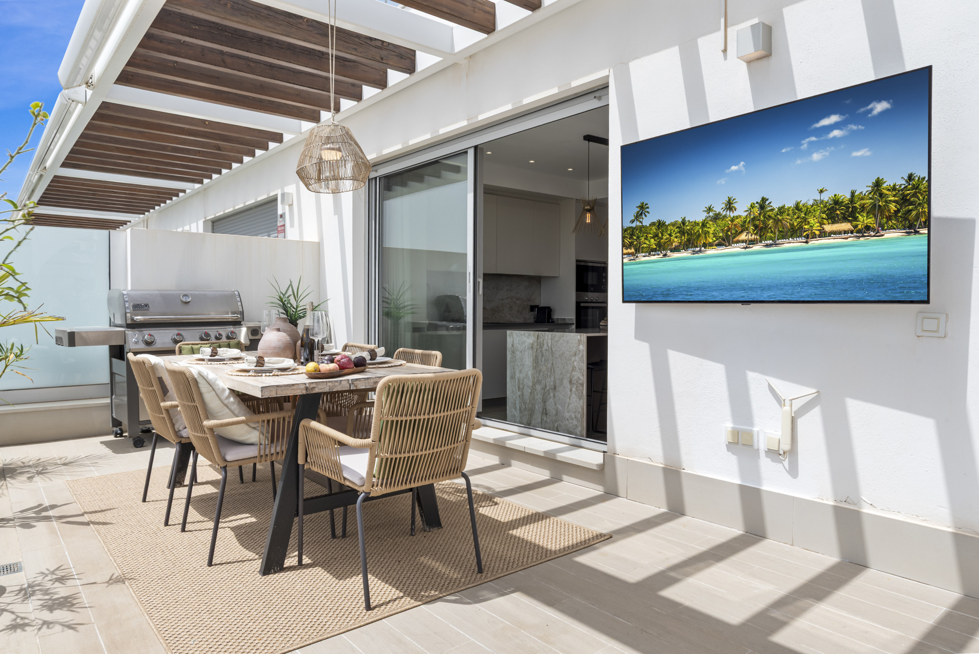2 Bedroom Penthouse in Estepona - Photo 4