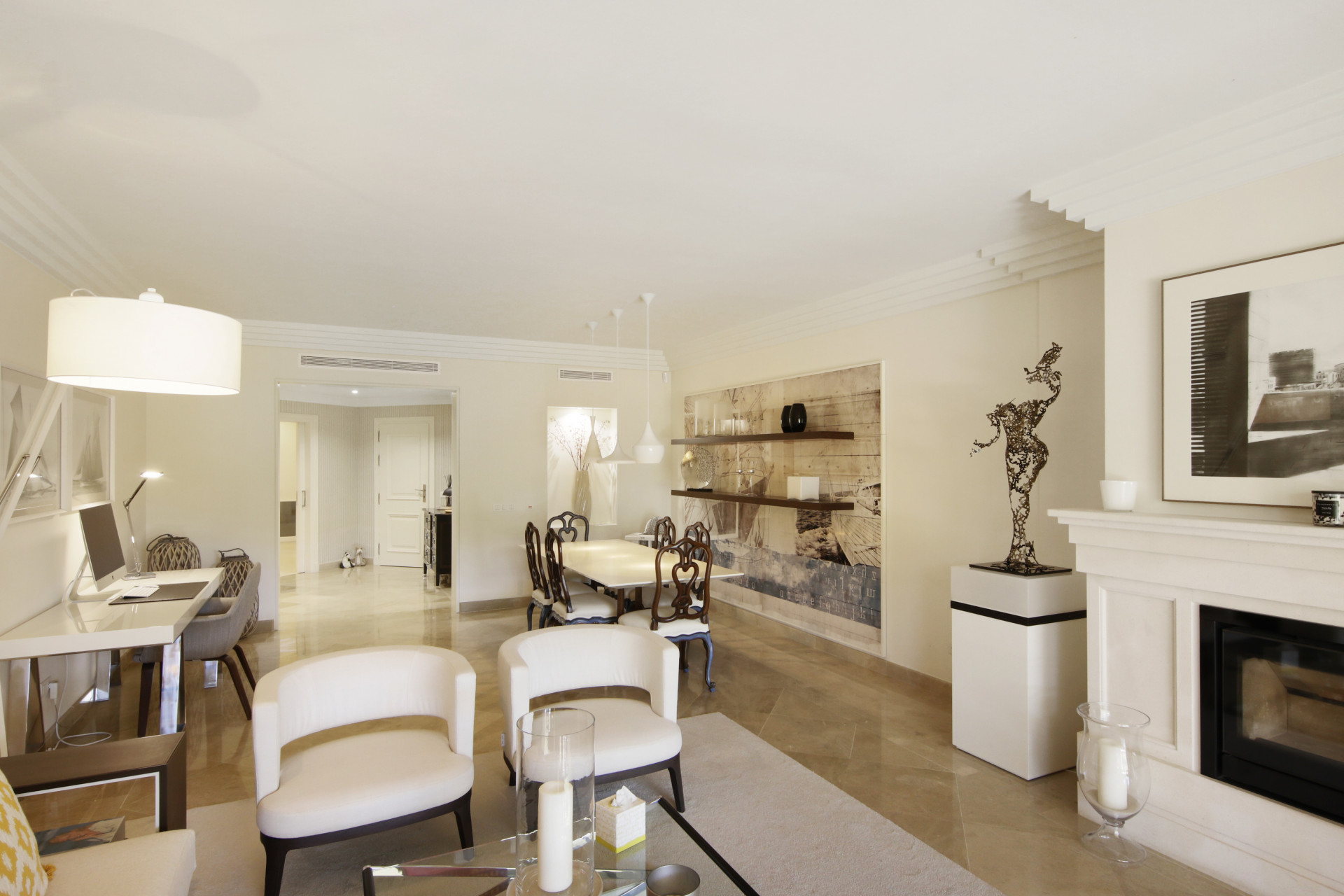 3 Bedroom Apartment in Marbella - Photo 3