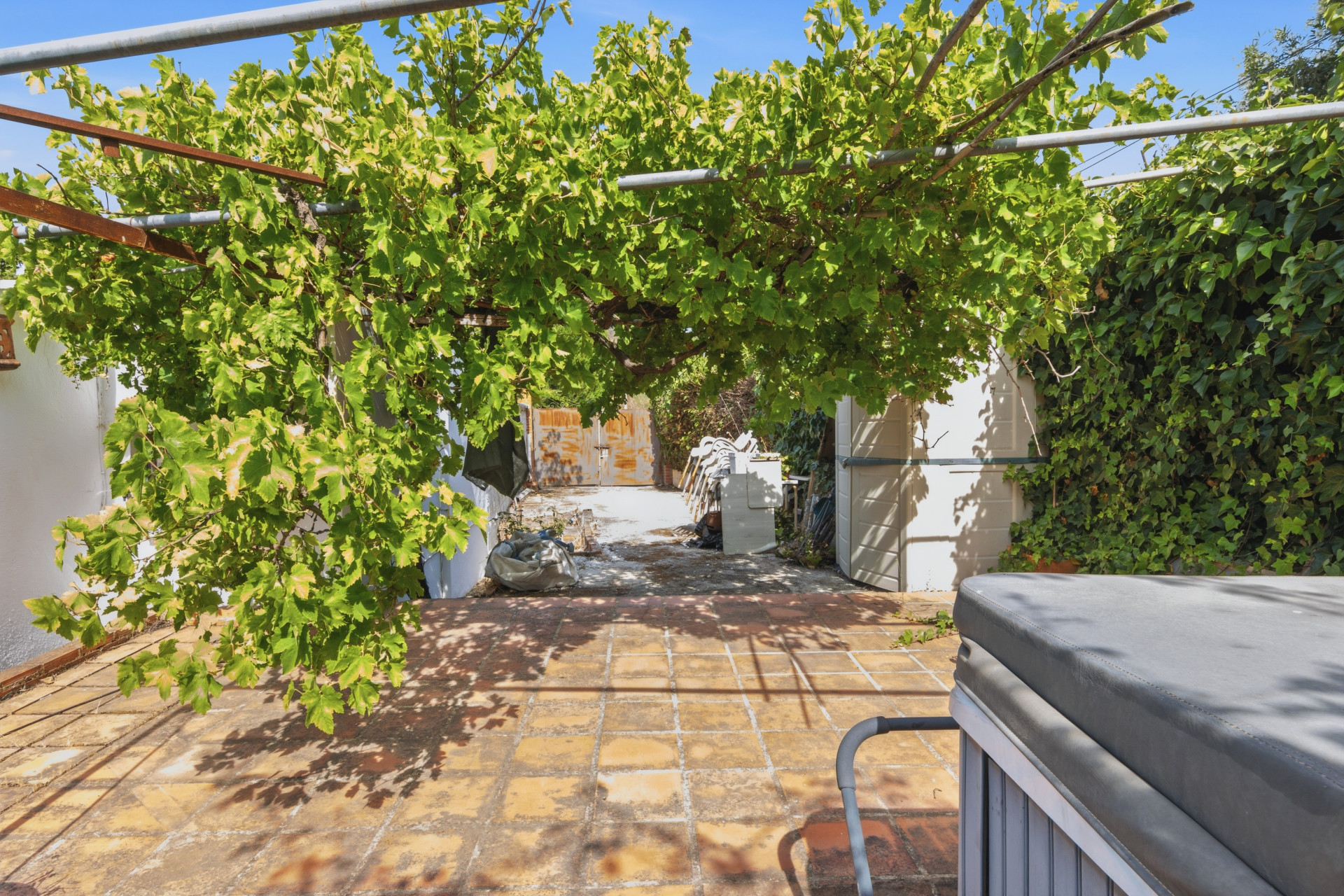 2 Bedroom Country house in Estepona - Photo 22