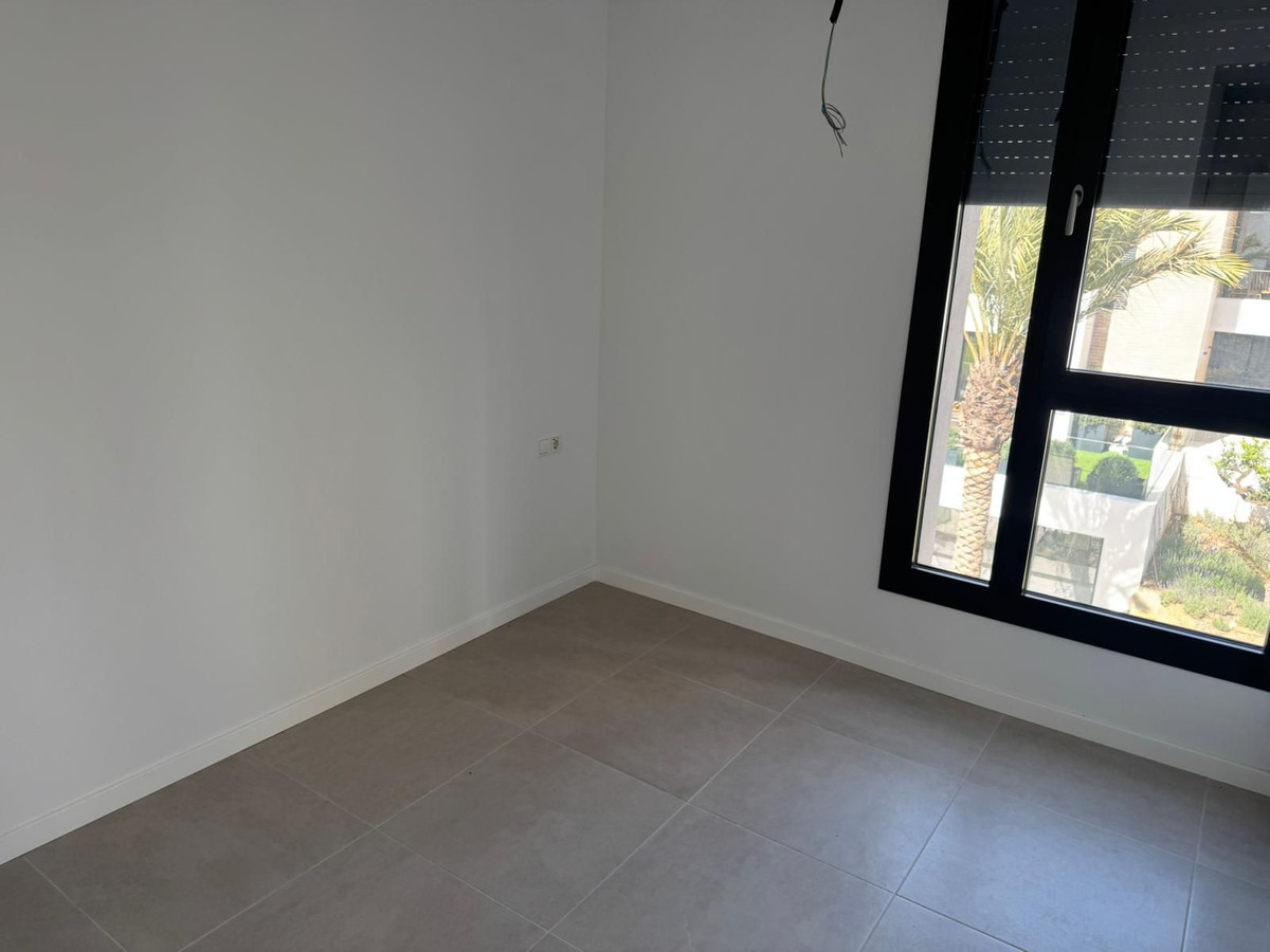2 Bedroom Penthouse in Estepona - Foto 5