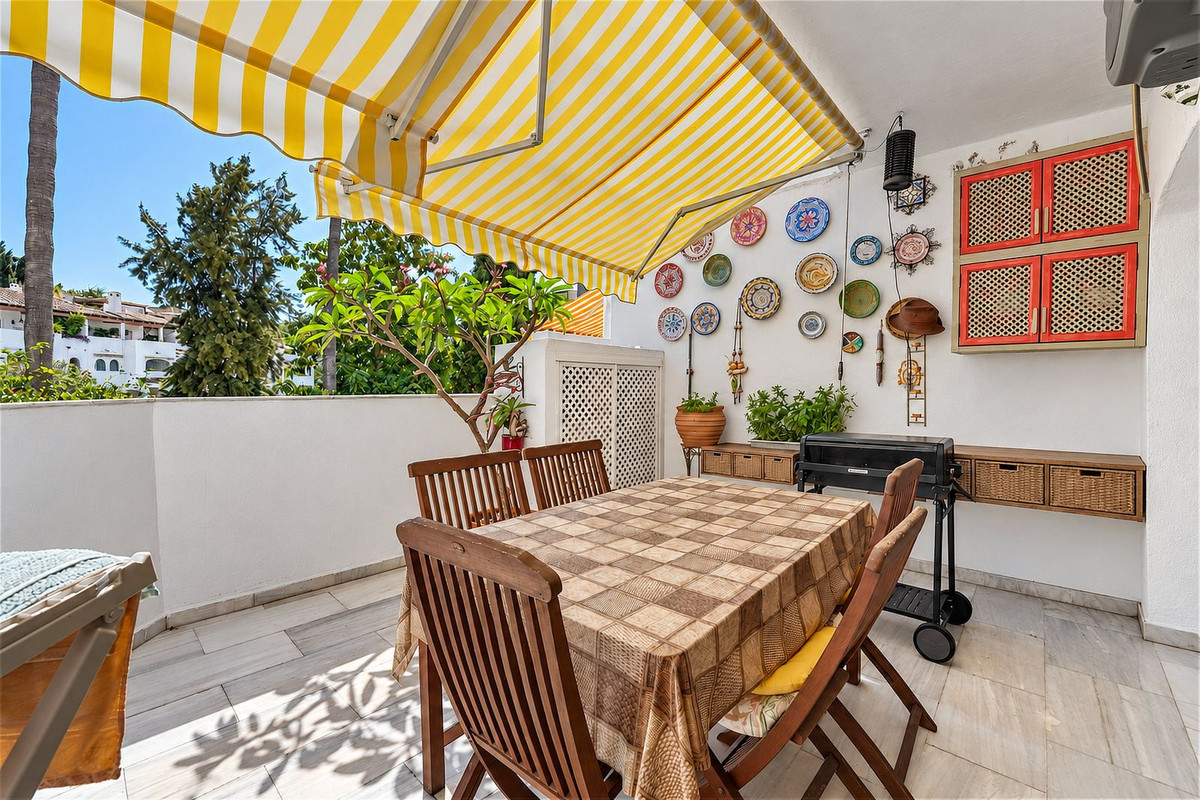 3 Bedroom Apartment in Marbella - Photo 5