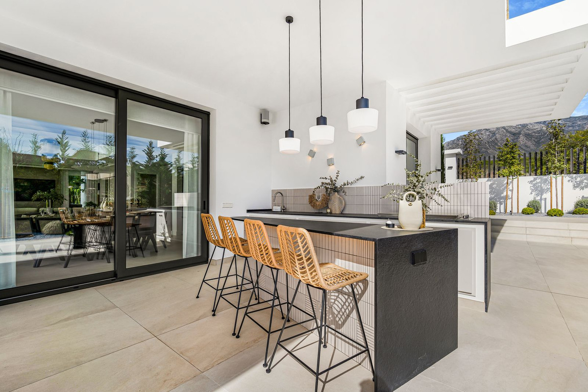 6 Bedroom Villa in Marbella - Photo 85