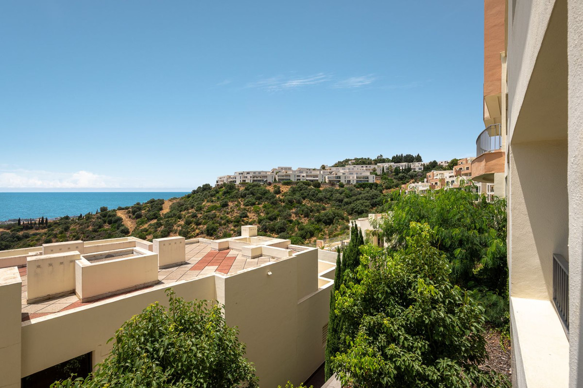 3 Bedroom Apartment in Marbella - Photo 26