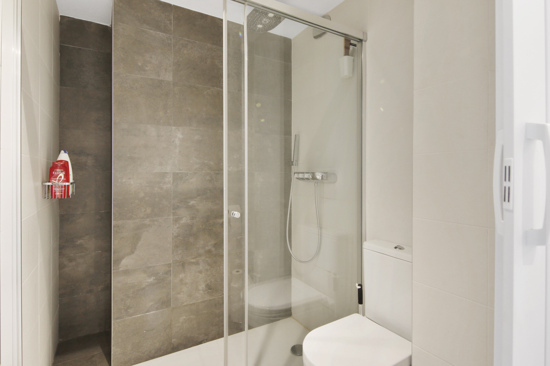 3 Bedroom Penthouse in Estepona - Photo 18