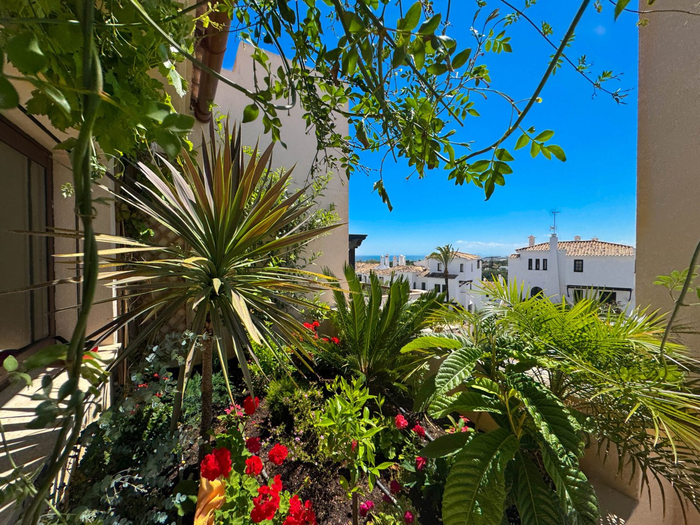 2 Bedroom Apartment in Marbella - Photo 6