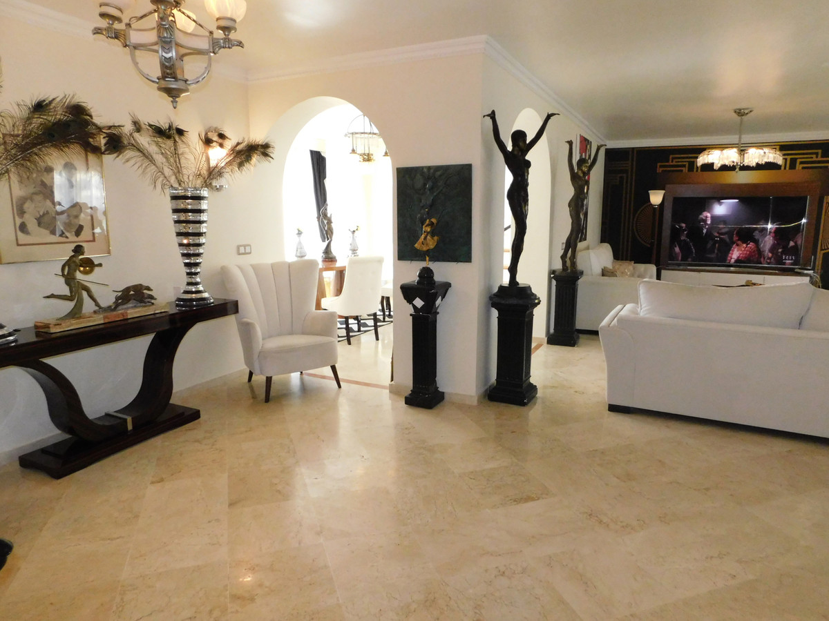 3 Bedroom Penthouse in San Pedro de Alcántara - Photo 8