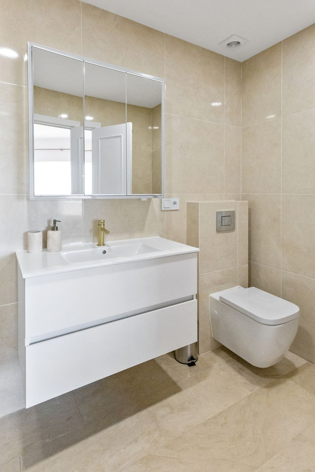 1 Bedroom Apartment in Estepona - Photo 24
