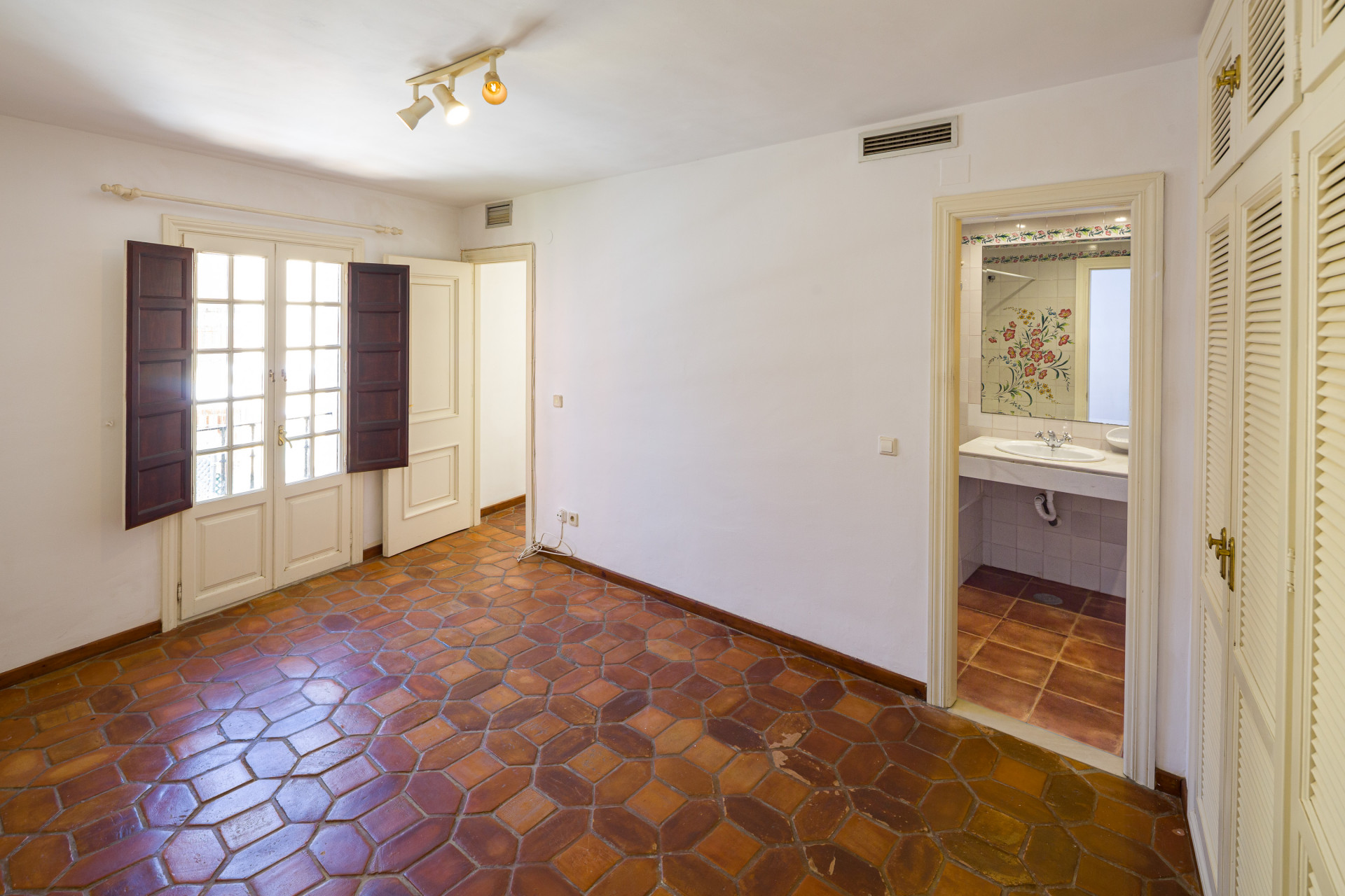 3 Bedroom Townhouse in San Pedro de Alcántara - Photo 18