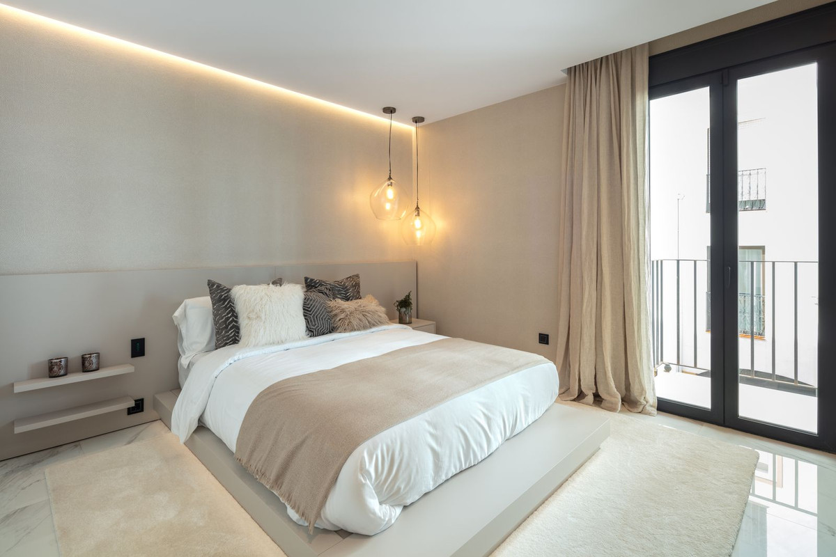 3 Bedroom Apartment in Marbella - Photo 14