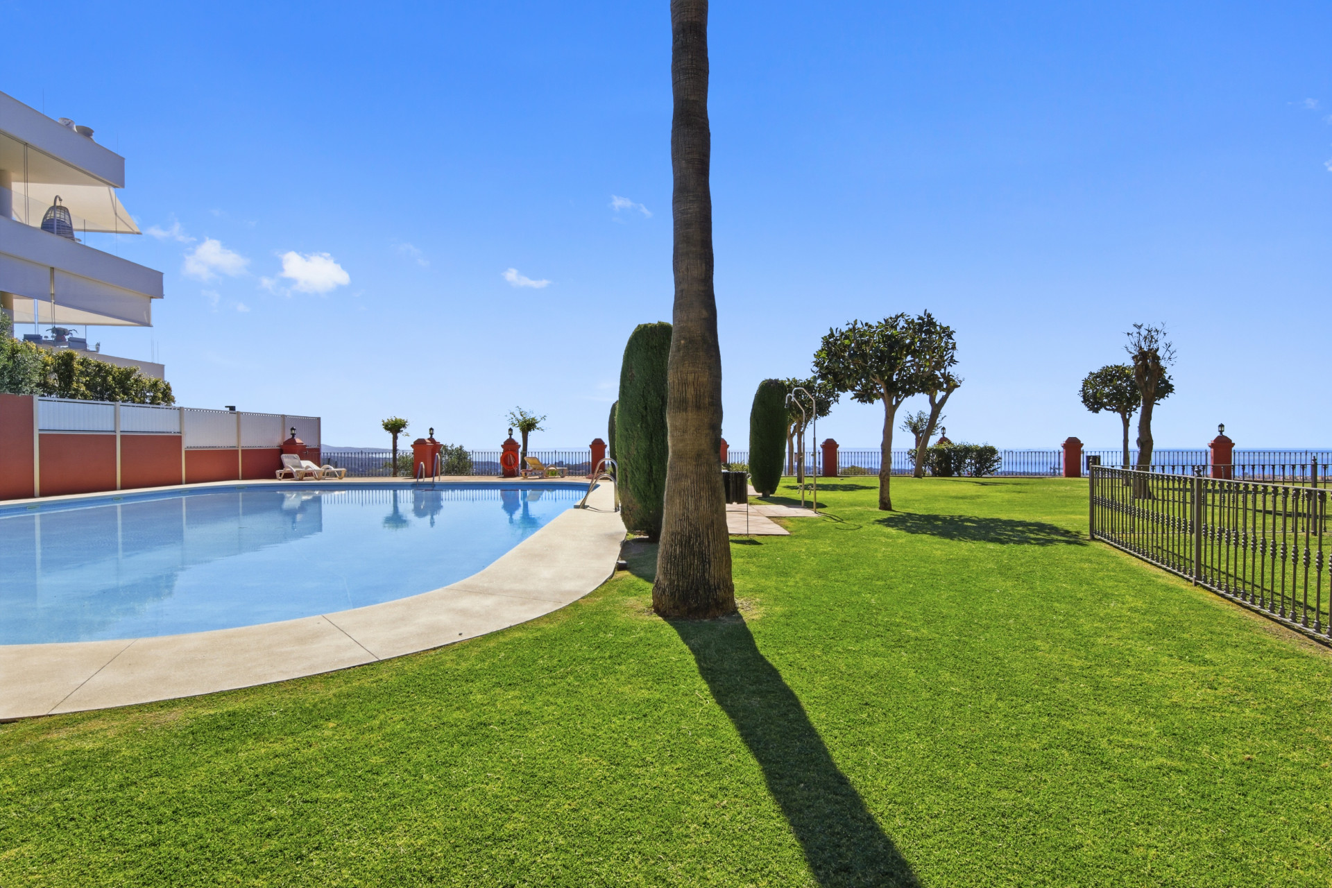 4 Bedroom Penthouse in Benahavís - Photo 19