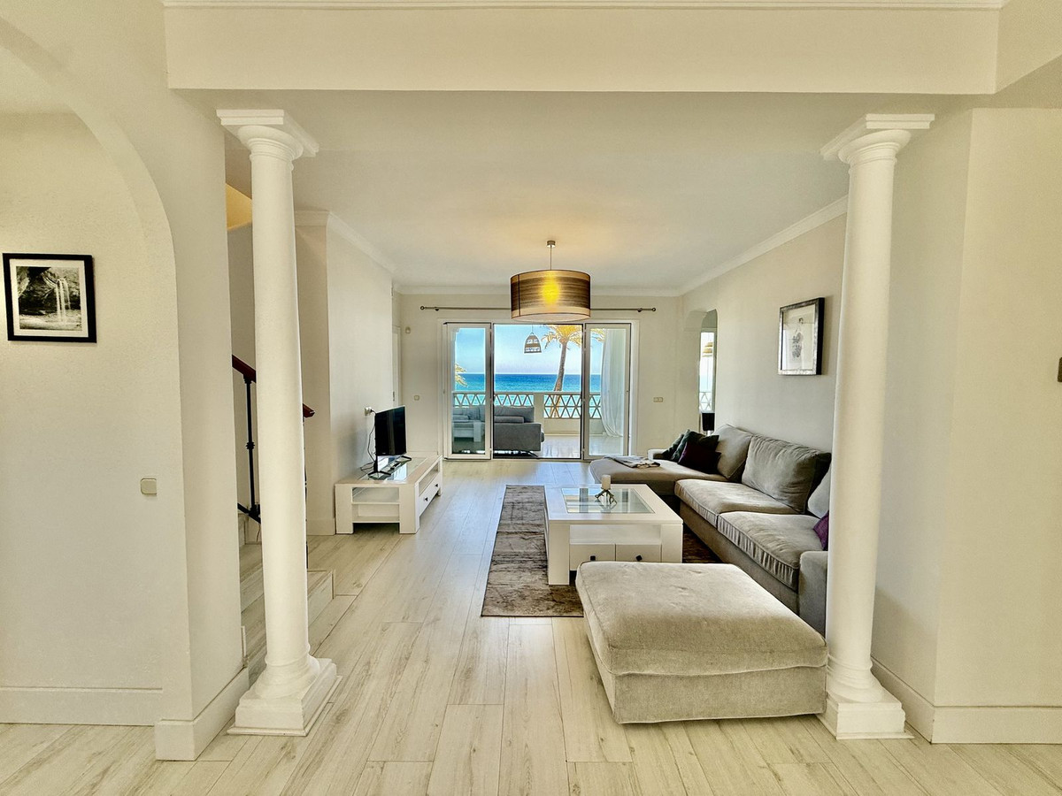 3 Bedroom Penthouse in Casares - Photo 14