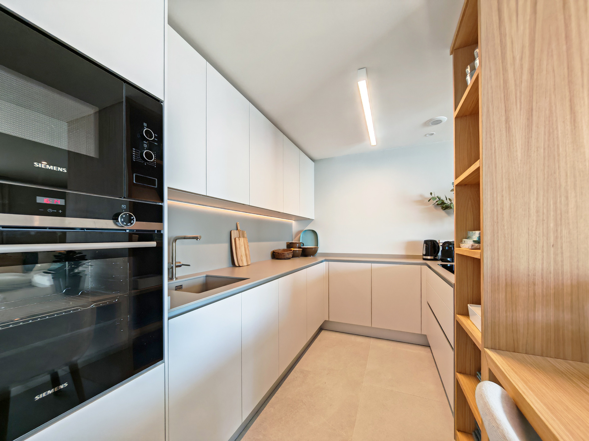 3 Bedroom Apartment in Estepona - Photo 8