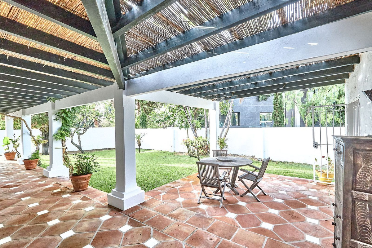 7 Bedroom Villa in San Pedro de Alcántara - Photo 4