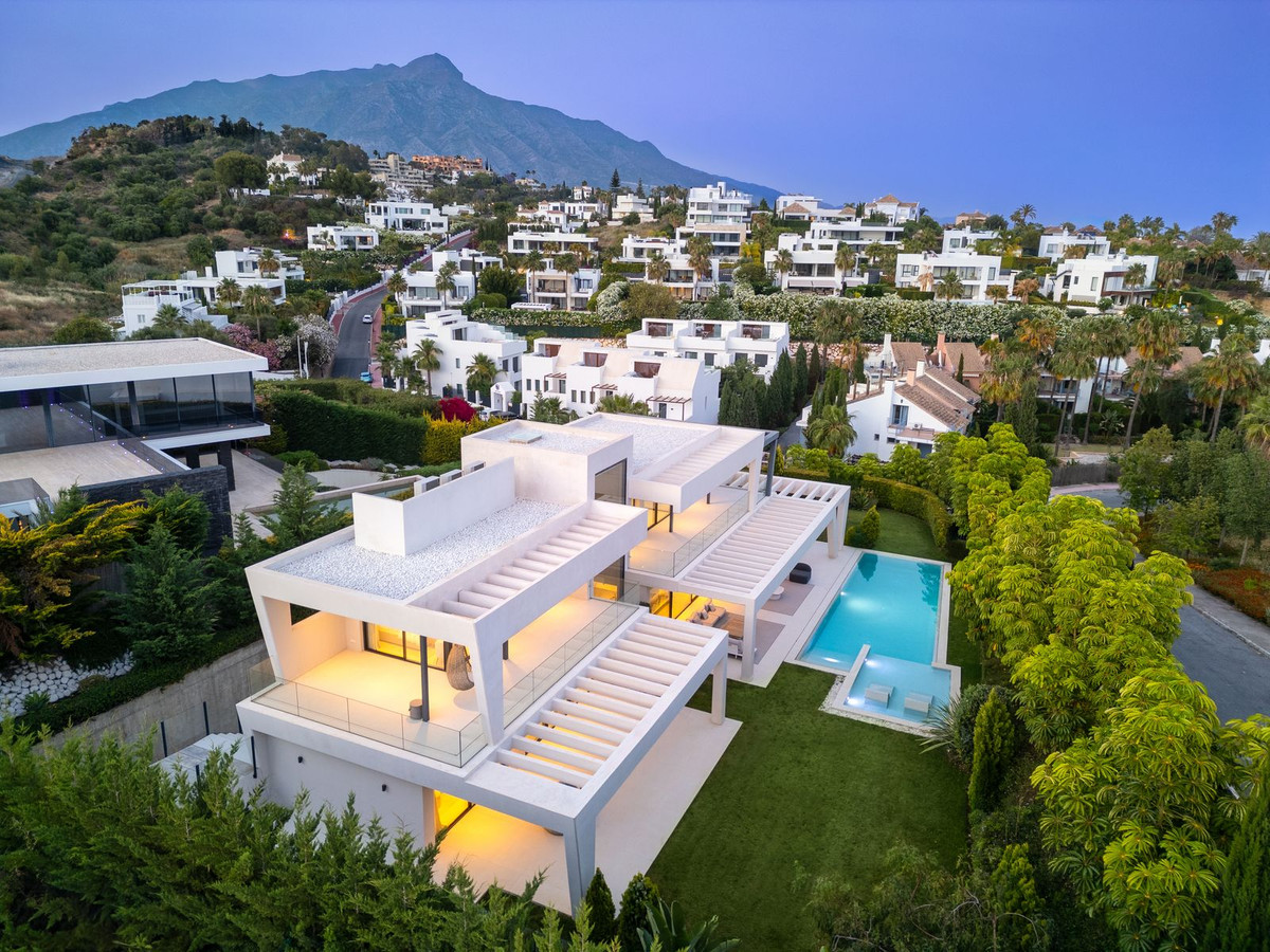 6 Bedroom Villa in Marbella - Photo 24