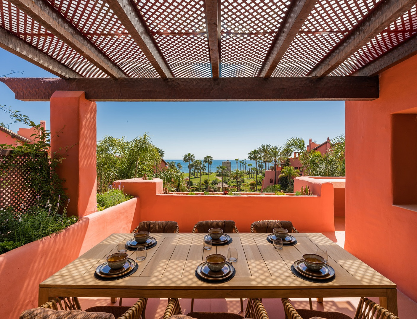 3 Bedroom Penthouse in Estepona - Photo 2