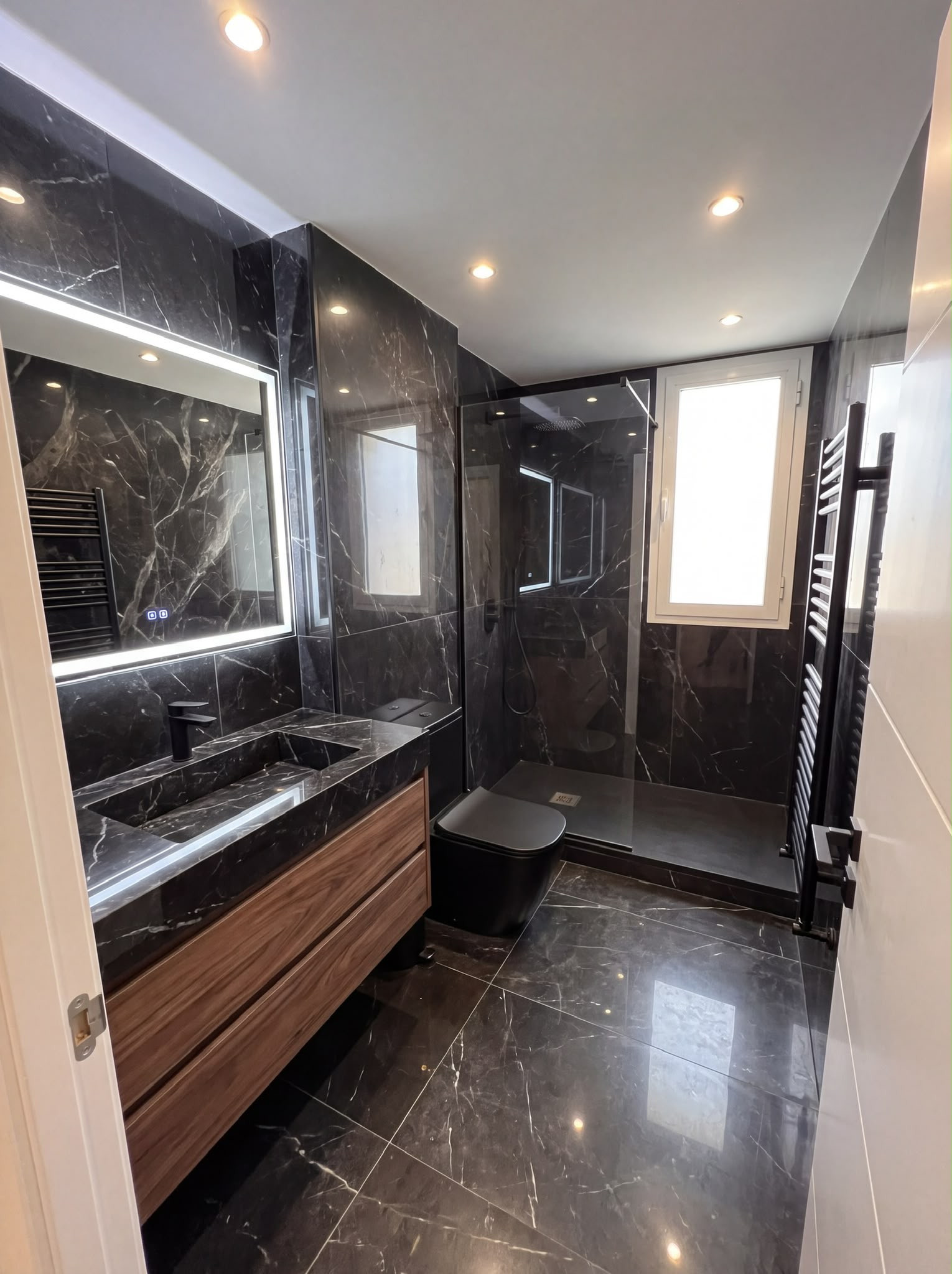 2 Bedroom Apartment in Marbella - Photo 7