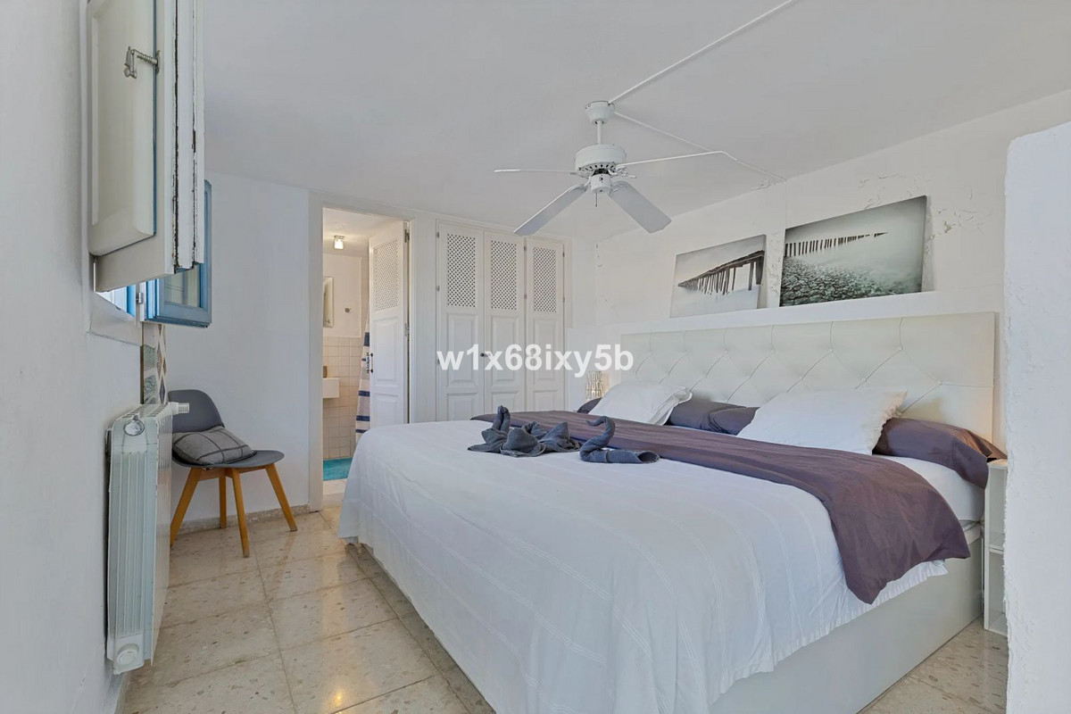5 Bedroom Villa in San Pedro de Alcántara - Photo 37
